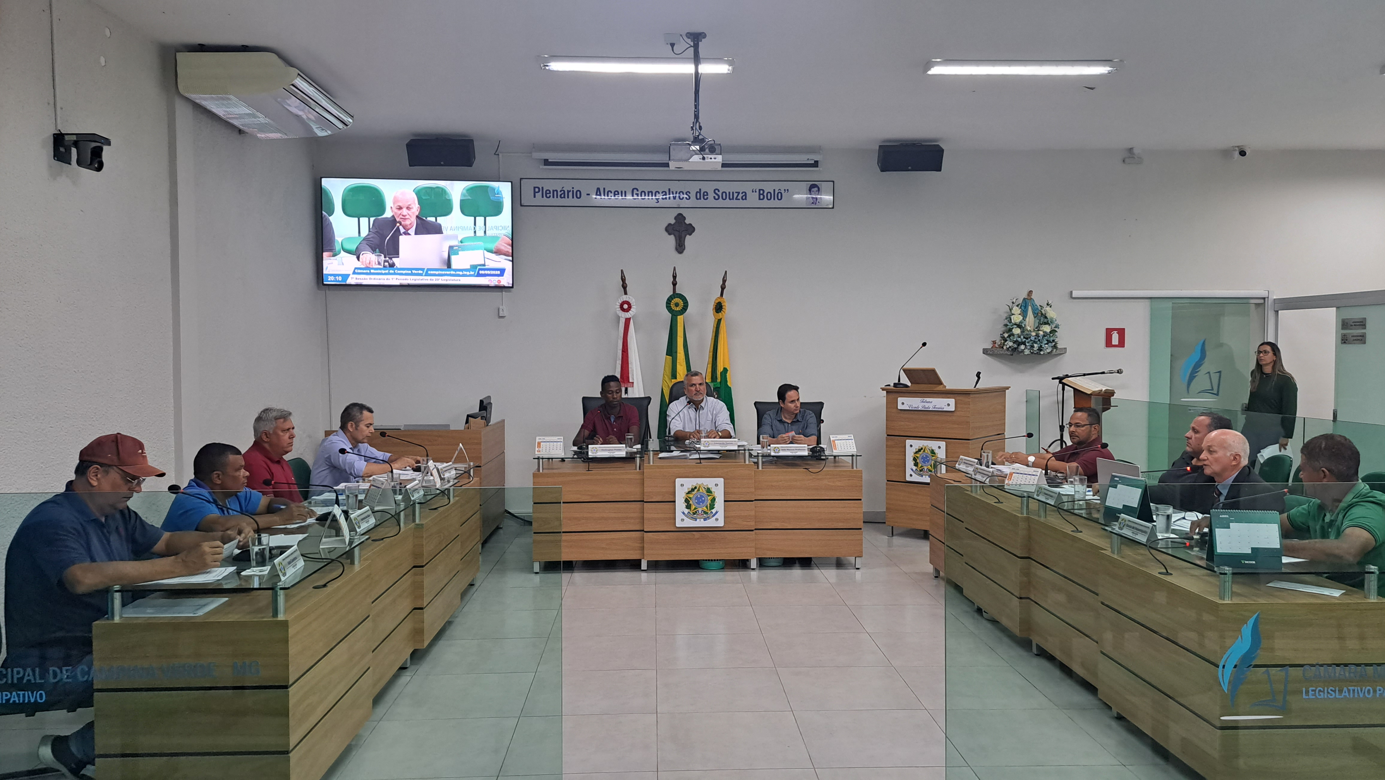  7ª Reunião Ordinária da Câmara Municipal de Campina Verde aprova projetos e concede Moções de Aplauso