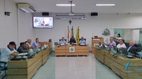 Câmara Municipal de Campina Verde realiza 2ª Reunião Ordinária com aprovação de projetos e entrega de homenagem