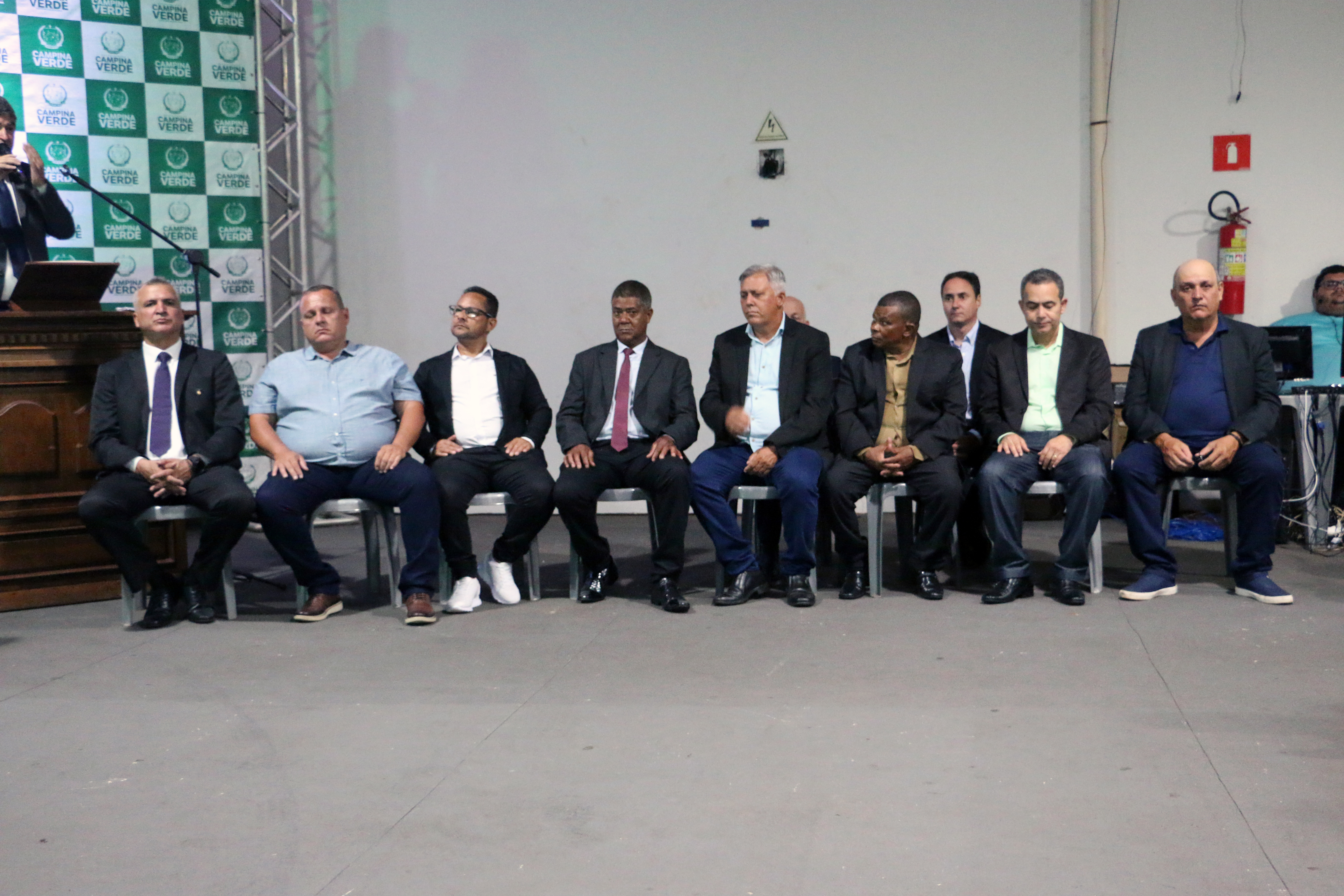 Legislativo marca presença na cerimônia de transmissão de governo em Campina Verde