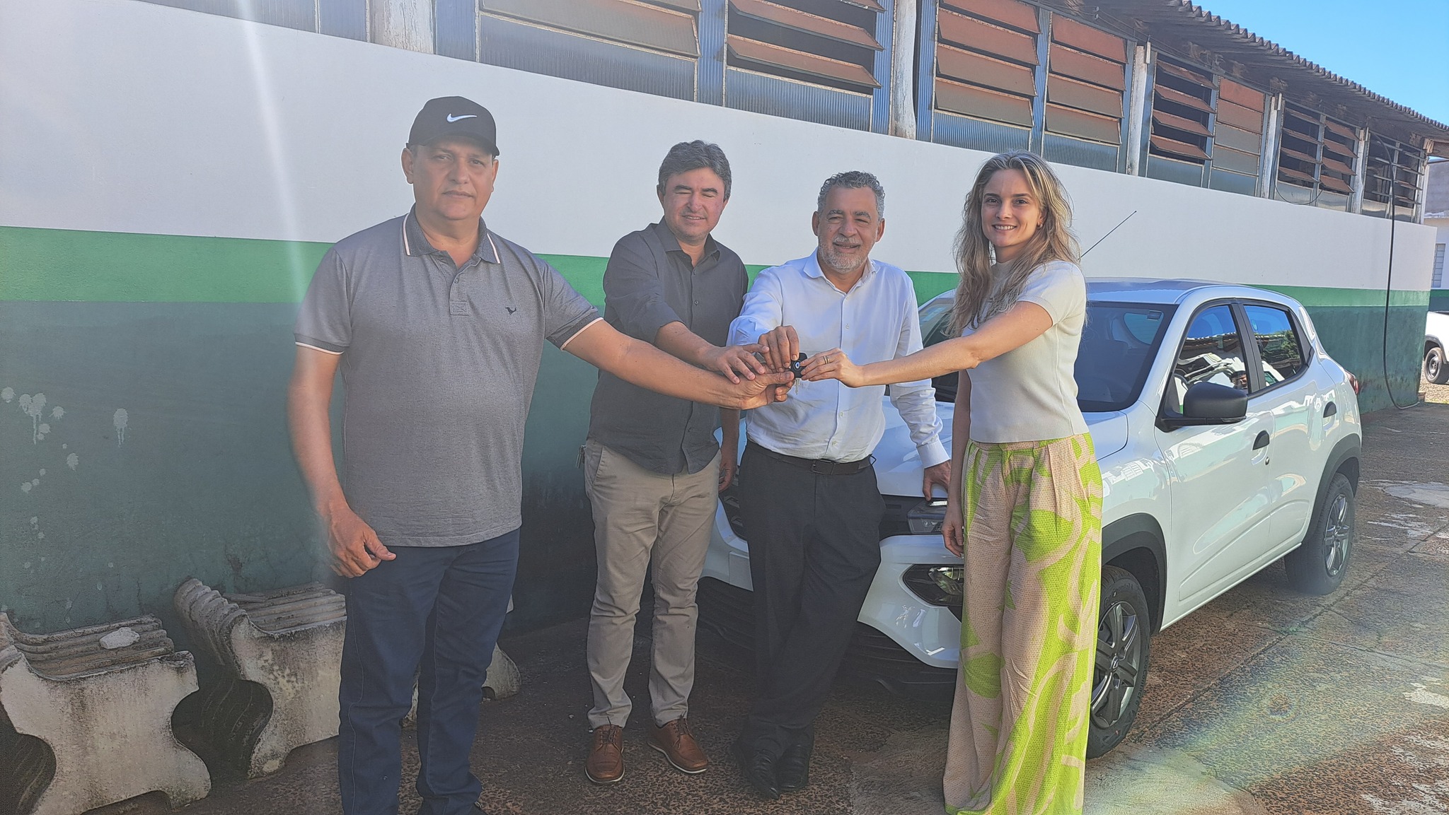 Vereador Ildo Coimbra participa da entrega de um veículo 0 km para o Procon da cidade